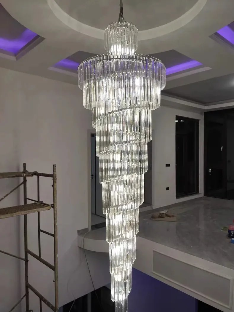 Grand lustre en verre pour hauts plafonds