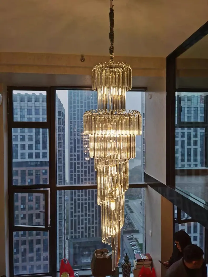 Grand lustre en verre pour hauts plafonds