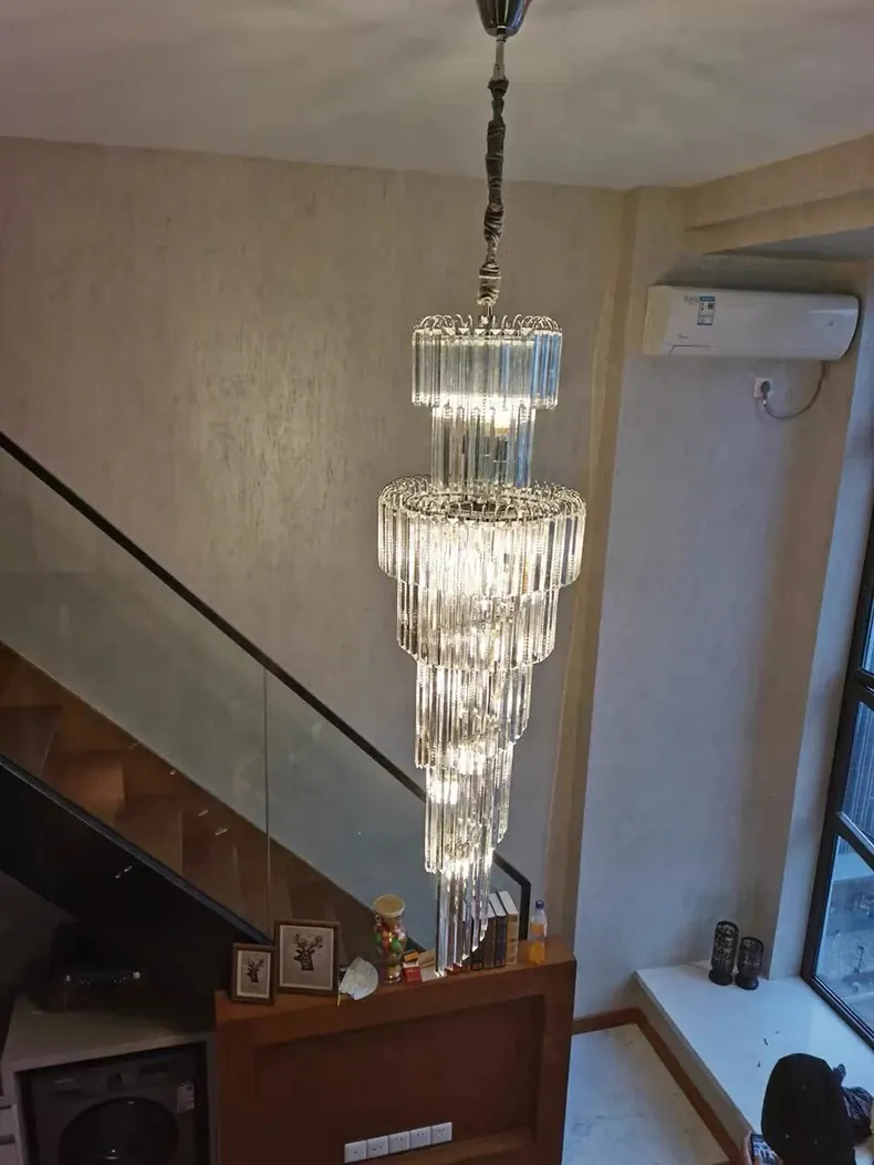 Grand lustre en verre pour hauts plafonds