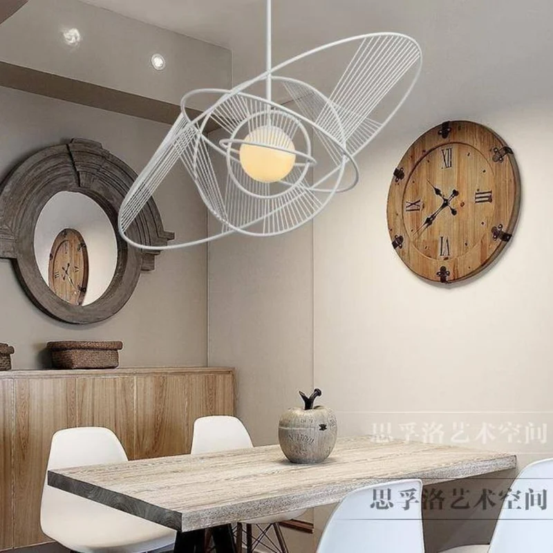 Lustre Design Salon Cercles Entrelacés – Art Déco, Noir ou Blanc
