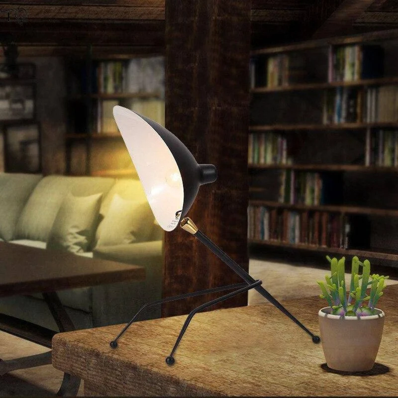 Lampe à Poser Trépied en Aluminium – Abat-jour Incurvé, Halo Général