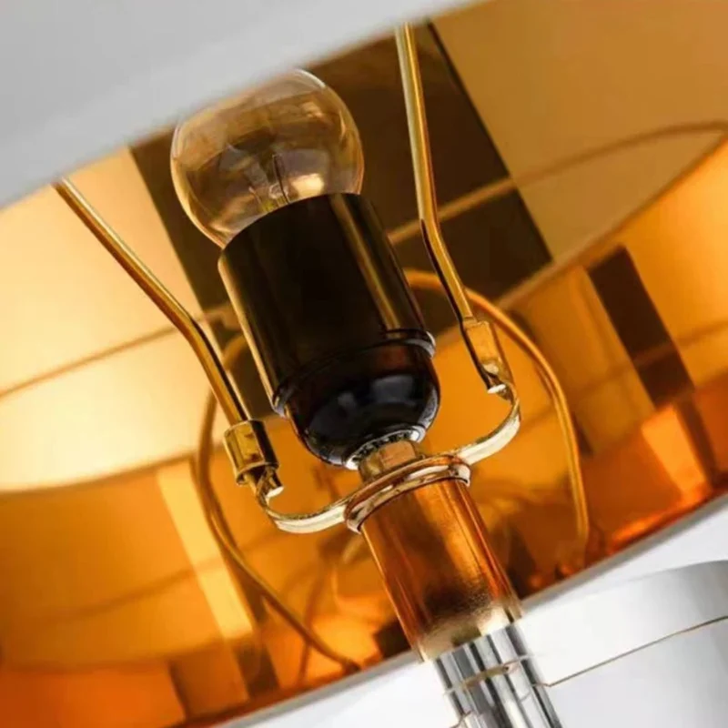 Lampe à Poser Tissu et Verre Italien – Socle Doré, Chambre ou Salon