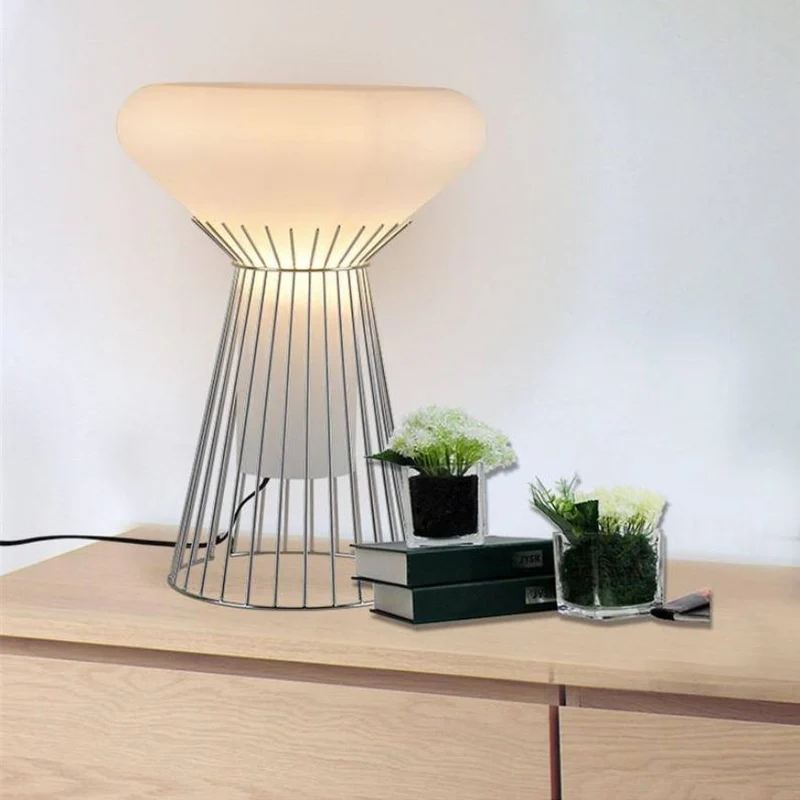 Lampe de Chevet avec Cage Géométrique en Métal Hoel