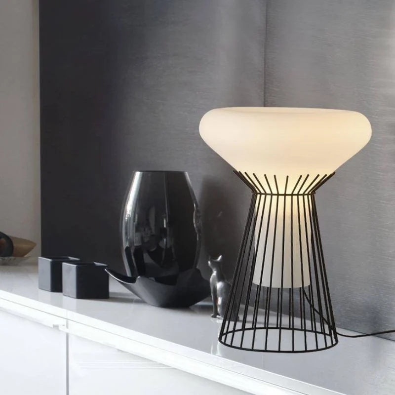 Lampe de Chevet avec Cage Géométrique en Métal Hoel