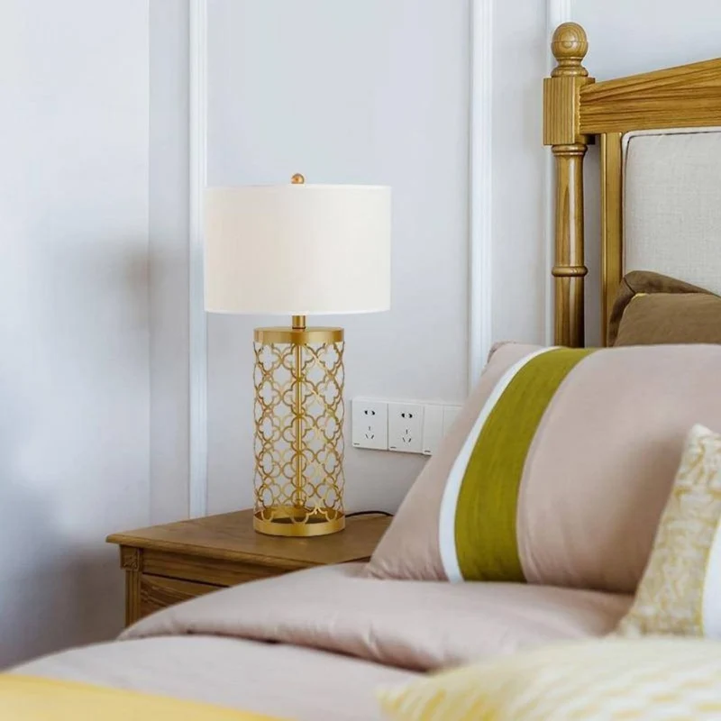 Lampe à Poser Design Luxe Bonbori – Tissu et Métal Doré, 2 Tailles