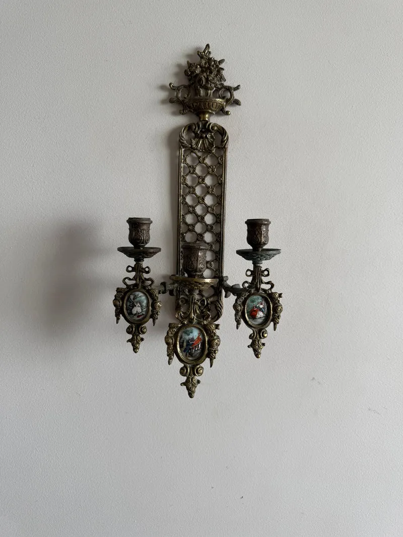 Bougeoirs appliques murale en bronze métal doré trois candélabres