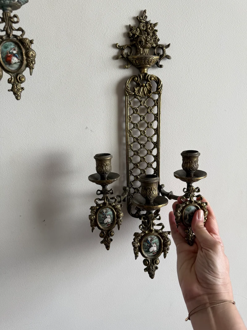 Bougeoirs appliques murale en bronze métal doré trois candélabres