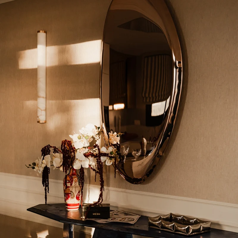 United Alabaster Slim WS Wall Lamp