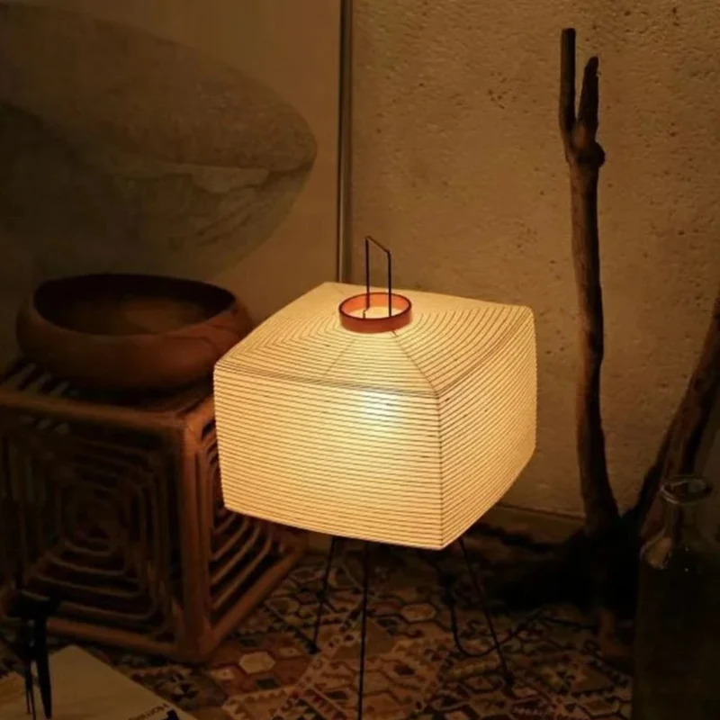 Lampe de Chevet Naturelle Japonaise – Trépied Noir, Papier de Riz