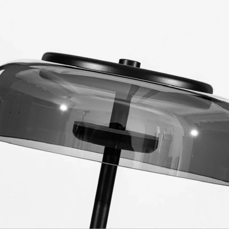 Lampe à Poser Noire au Socle Rond – Abat-jour Arrondi, Chevet Bureau