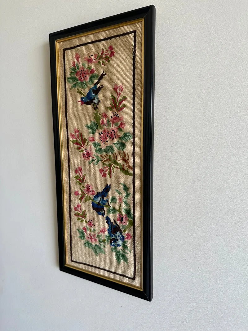 Broderie point de croix oiseaux bleus cadre en bois