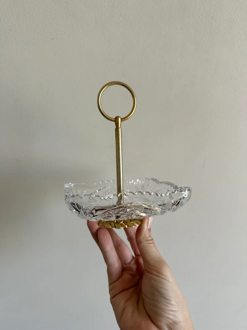 Serviteur vide poche en cristal et métal doré et métal doré