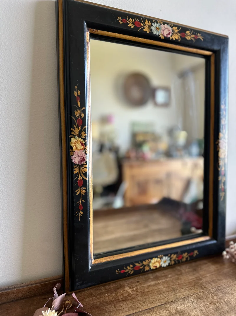 Miroir rectangulaire en bois laqué décoré à la main