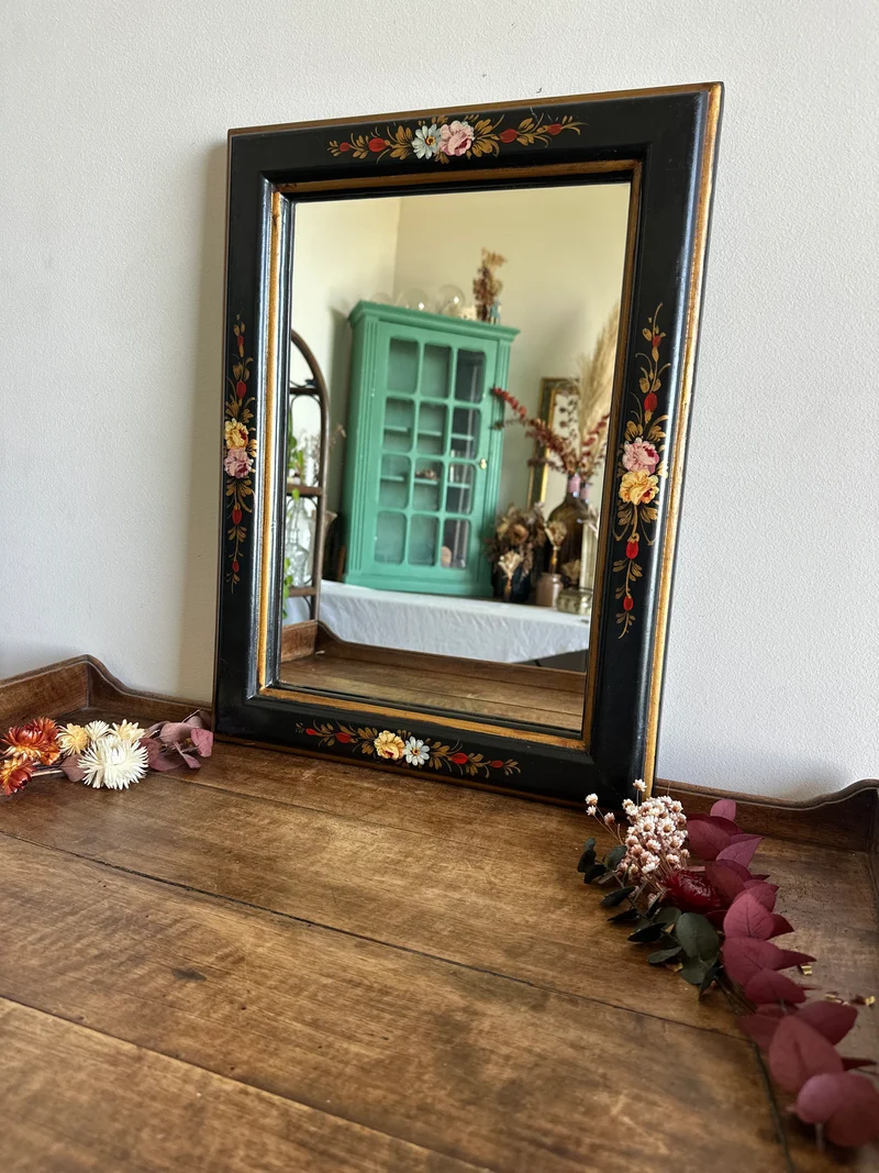 Miroir rectangulaire en bois laqué décoré à la main