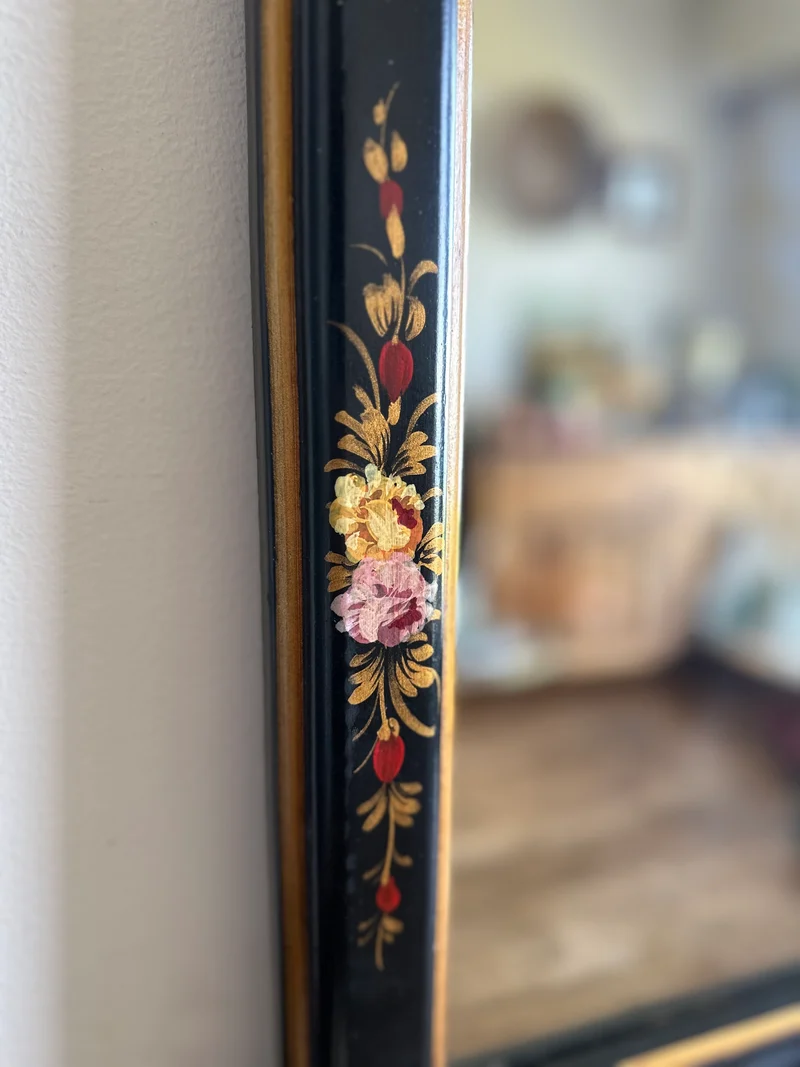 Miroir rectangulaire en bois laqué décoré à la main