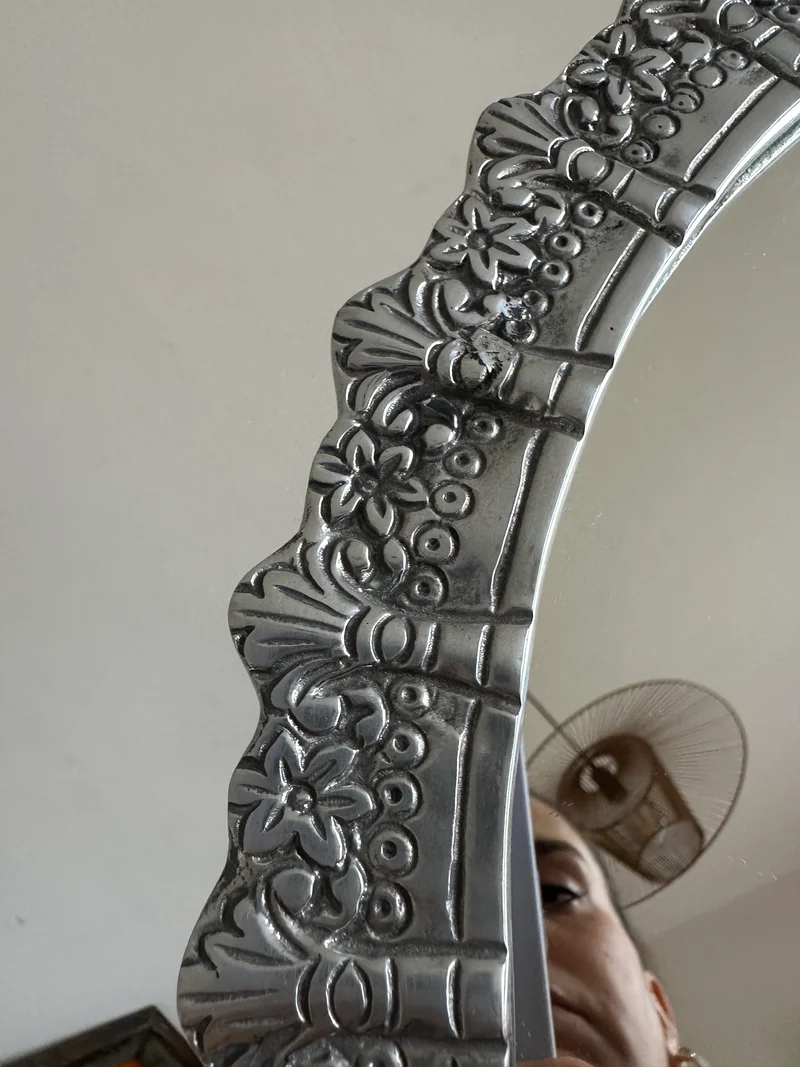 Miroir en forme d'éventail en étain années 80