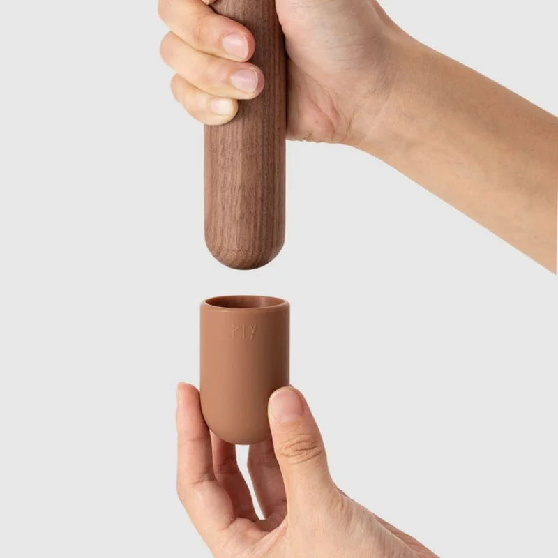 Lampe Murale Bois Nordique Noyer – Ambiance Tamisée et Feutrée