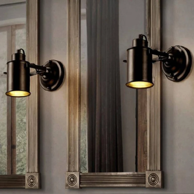 Applique Style Industriel à Spot Orientable – Ambiance Atelier Usine