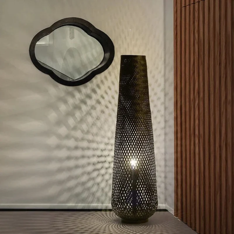 Lampadaire Noir et Bois en Bambou Tressé – 3 Couleurs, Ambiance Cocon