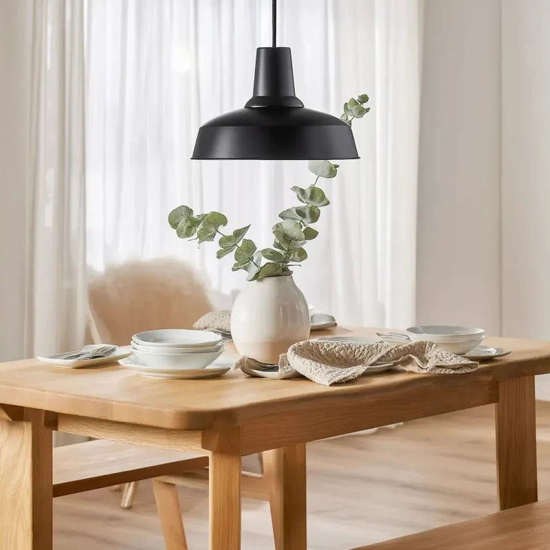 Suspension MOBY noire: élégance contemporaine