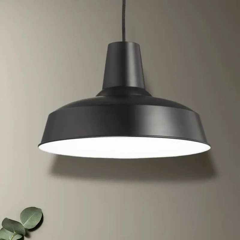 Suspension MOBY noire: élégance contemporaine