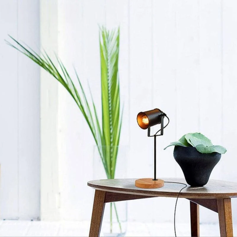 Lampe de Bureau ou Chevet avec Pied en Bois et Lampe en Métal
