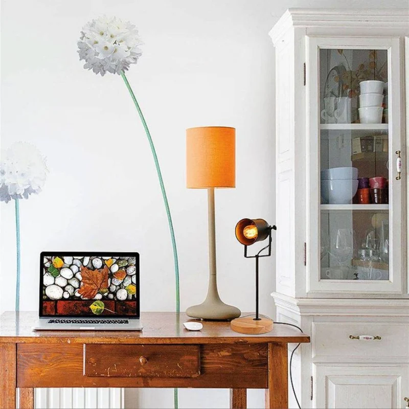 Lampe de Bureau ou Chevet avec Pied en Bois et Lampe en Métal