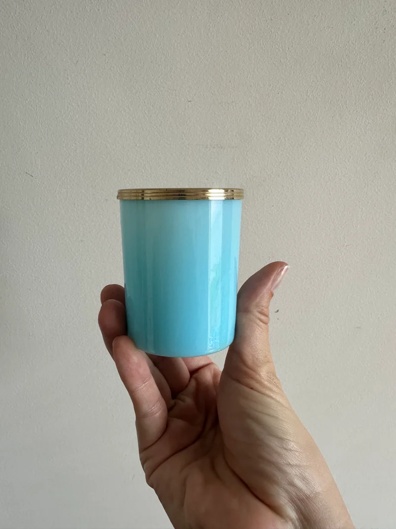 Ensemble en opaline bleue cerclée de laiton doré