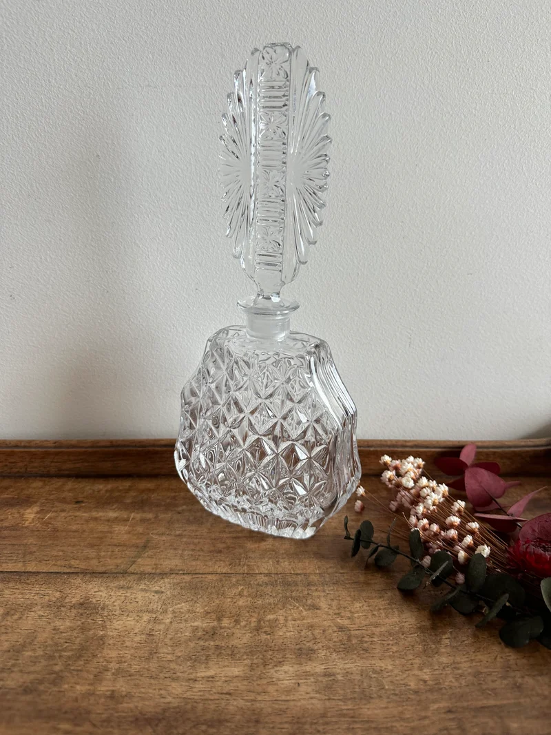 Flacon en verre moulé maxi bouchon