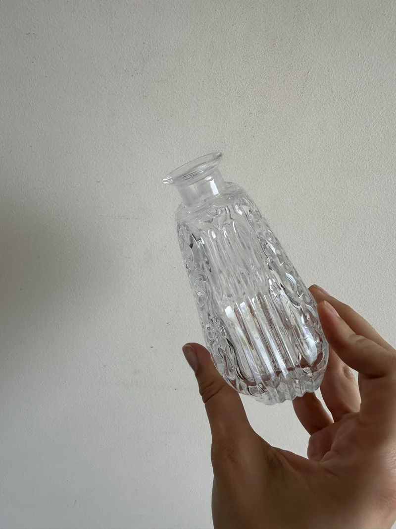 Flacon en verre moulé maxi bouchon