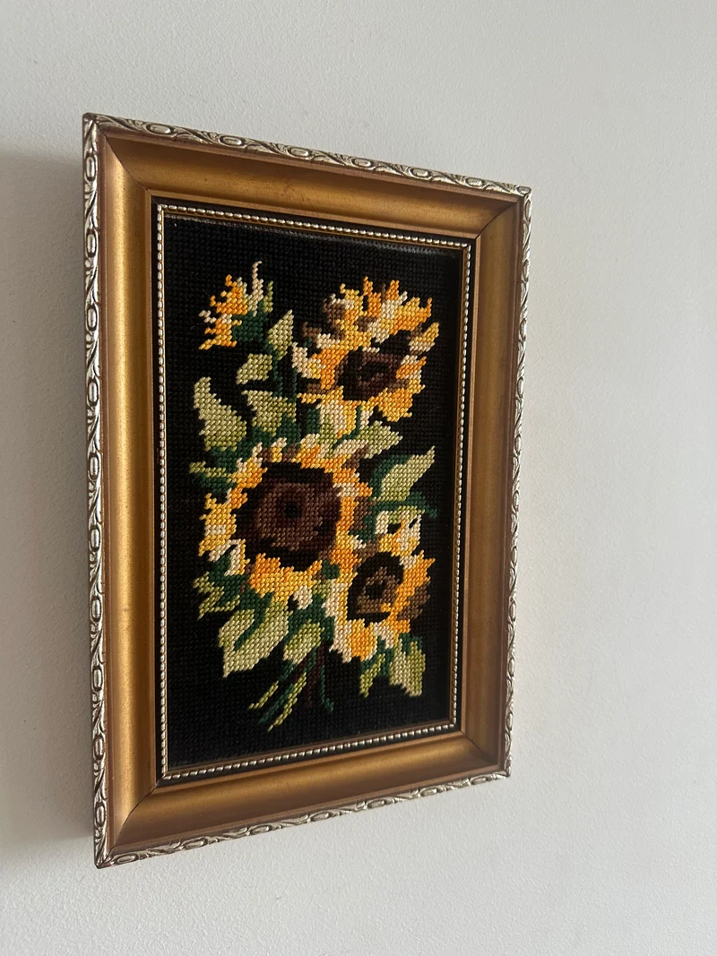 Broderie au point de croix motifs tournesols