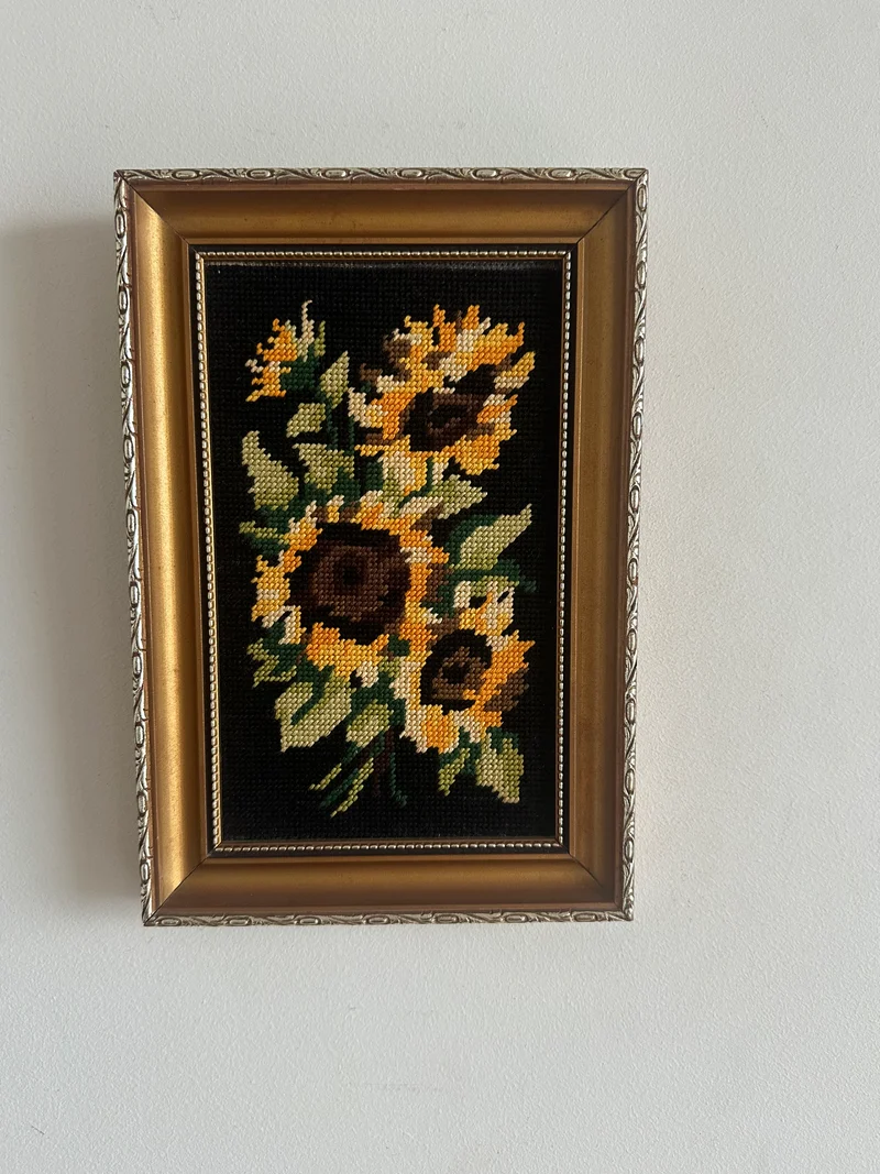 Broderie au point de croix motifs tournesols