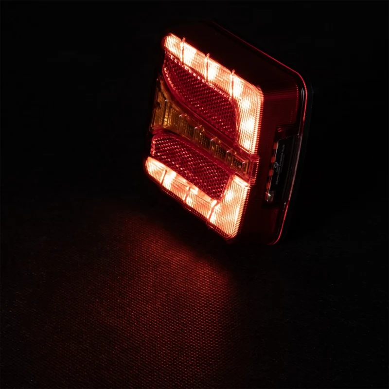 Feux de remorque carrés à LED