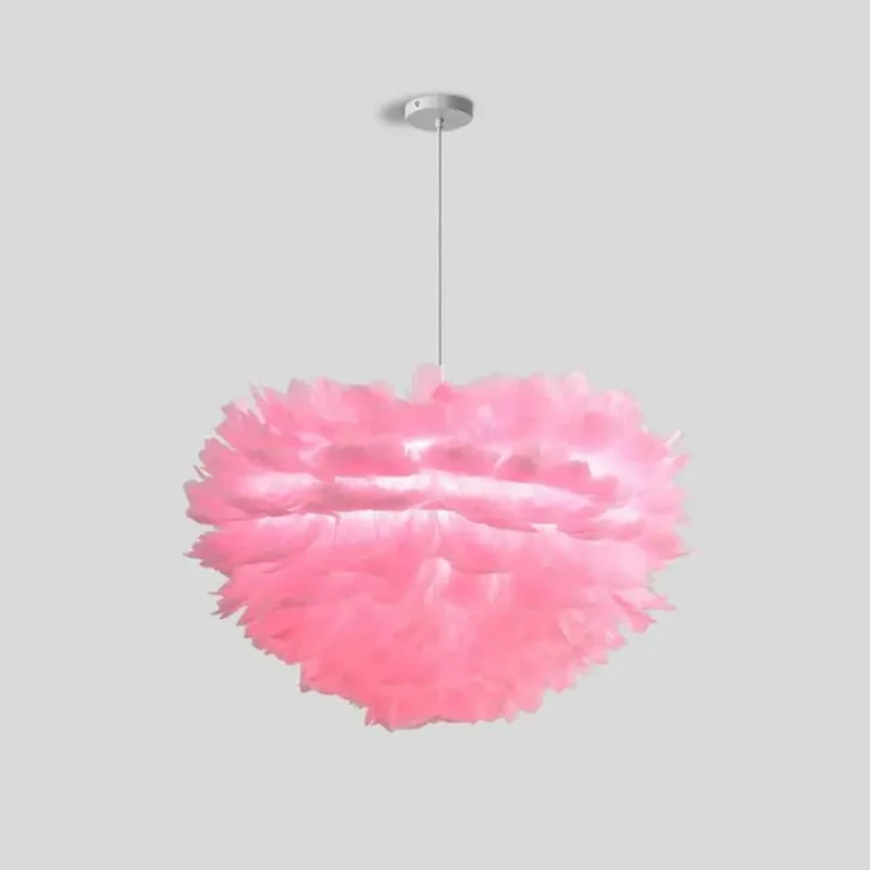 Suspension Frange en Plumes Colorées – Ambiance Feutrée et Douce