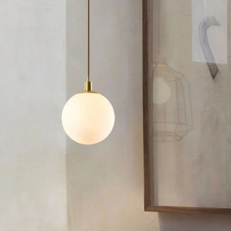 Suspension Luminaire Boule Dorée en Verre – 3 Tailles pour un Look Épuré