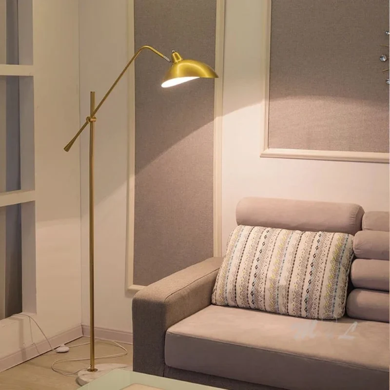 Lampadaire Déporté Doré à Bras Articulé – Socle Marbre, LED Économe
