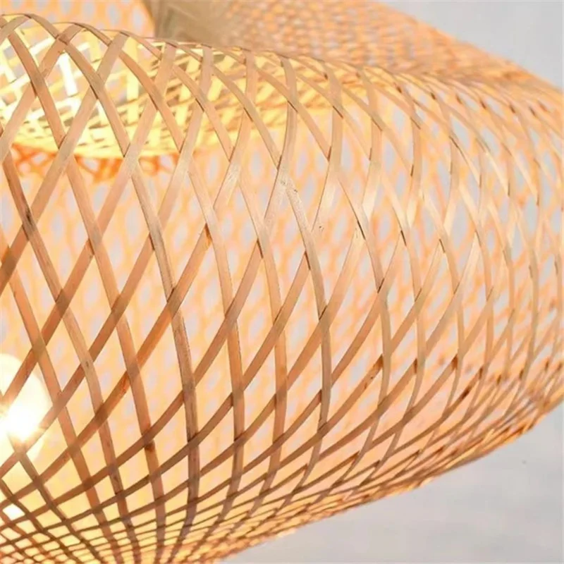Lampadaire Trépied Bois et Bambou Tressé – Jeux d'Ombres Chaleureux