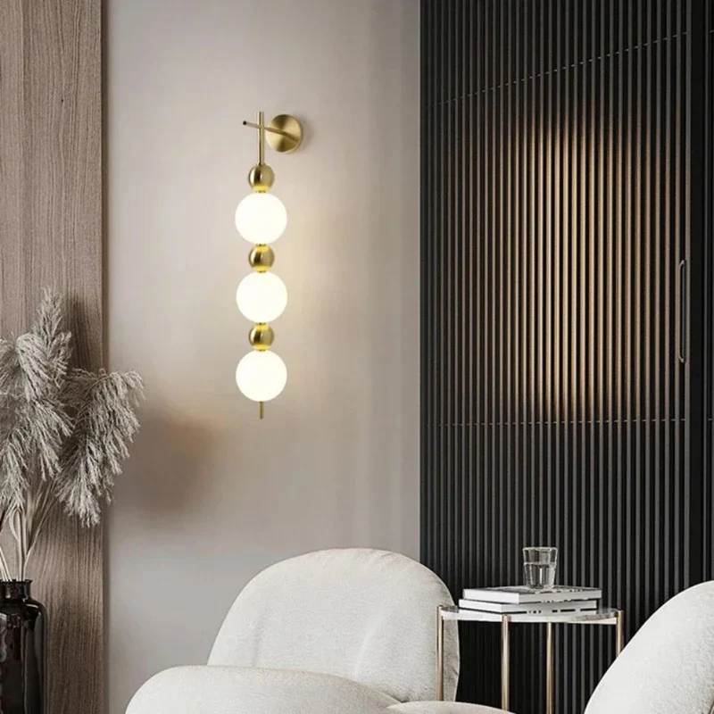 Applique Salon Chromée à Boules Opalines – 1 à 3 Points Lumineux