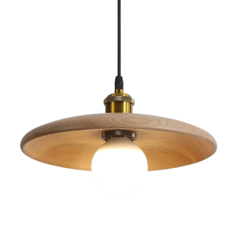 Suspension Ancienne en Bois et Laiton – Nordique et Industrielle à la Fois