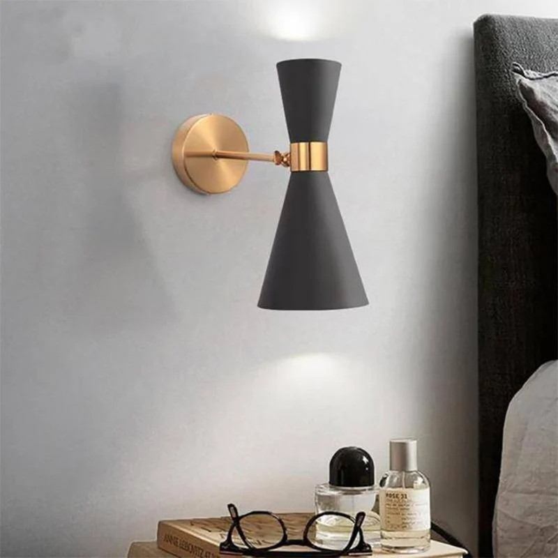 Applique Murale Design Noire ou Blanche – Anneau Doré Luxueux