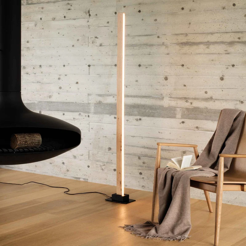 Lampadaire CRAFT en bois naturel: un éclairage naturellement élégant
