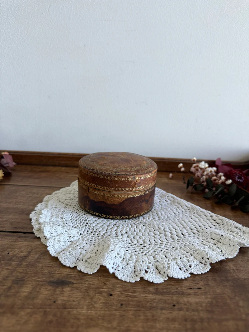 Boite en bois recouverte de cuir epoque Napoléon III