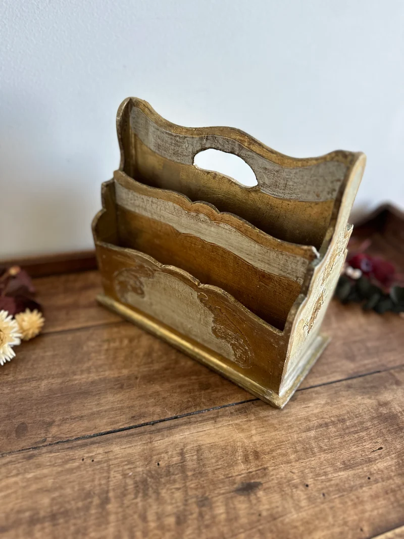Porte courrier en bois style florentin blanc et or