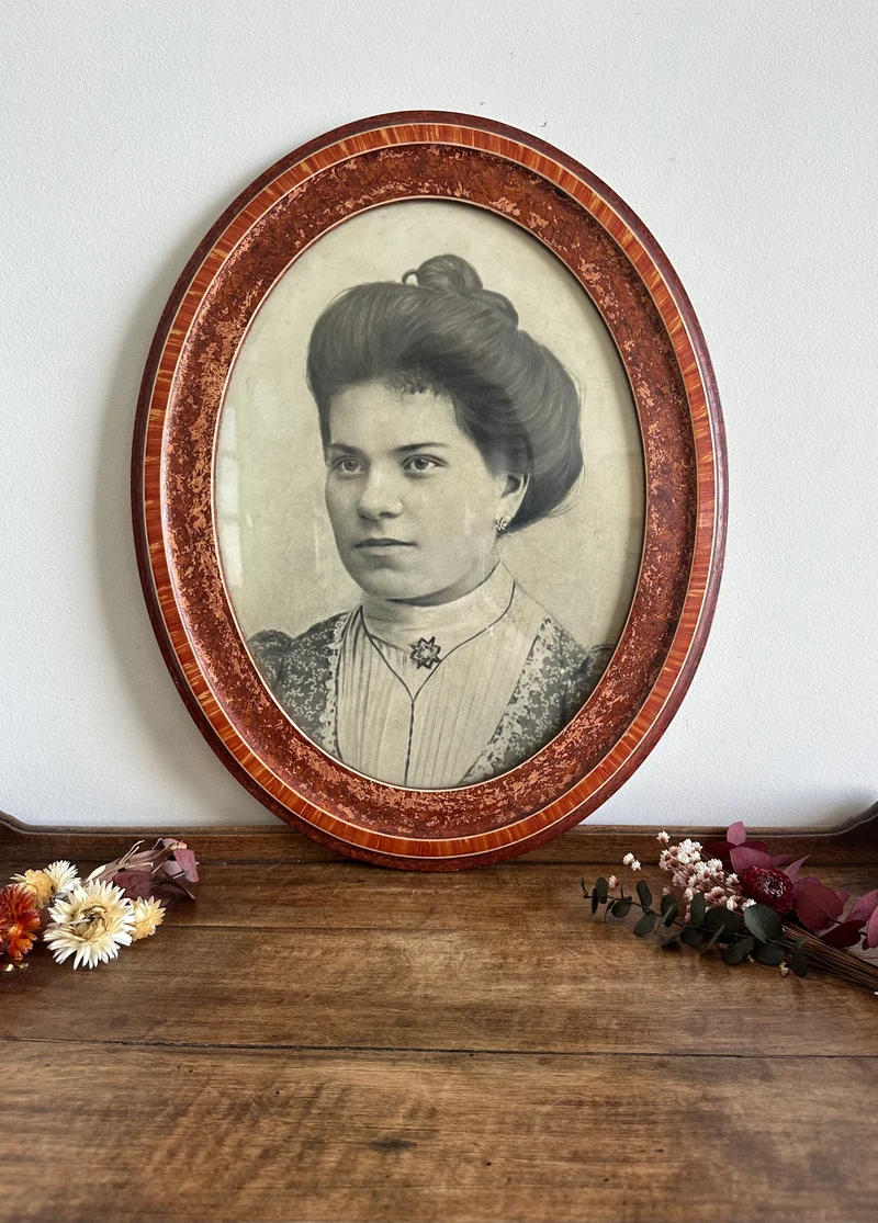 Portrait jeune femme rehaussé à la main années 1900