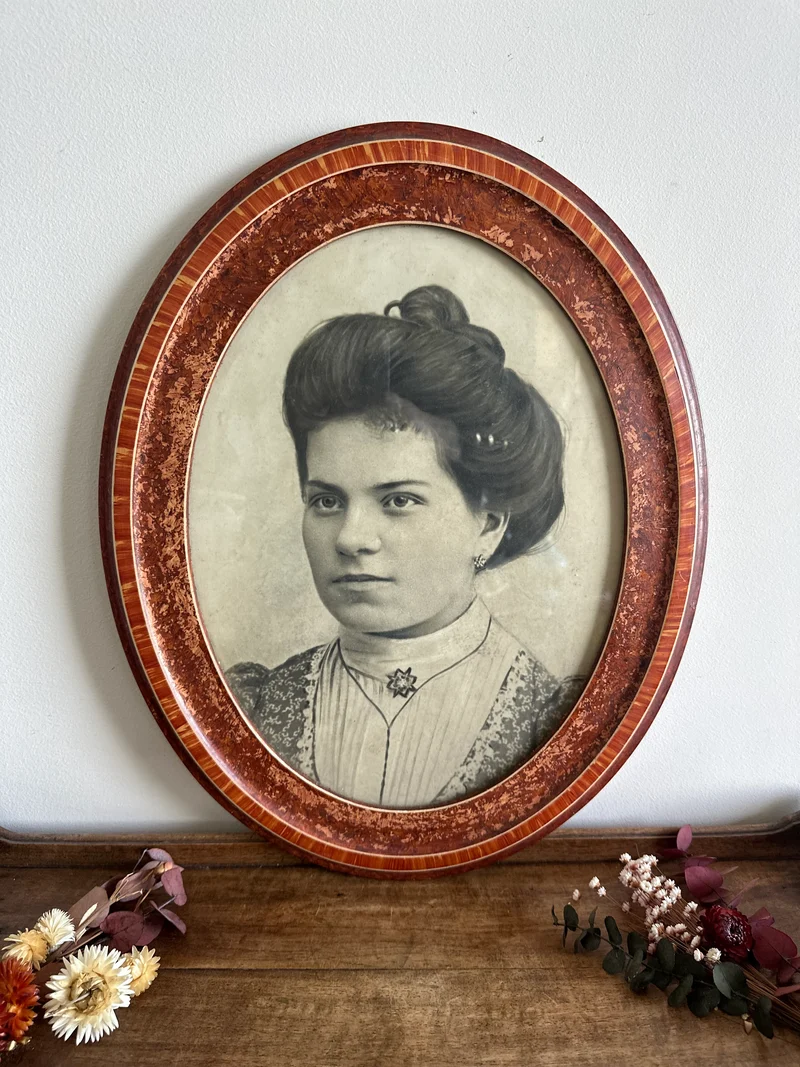 Portrait jeune femme rehaussé à la main années 1900