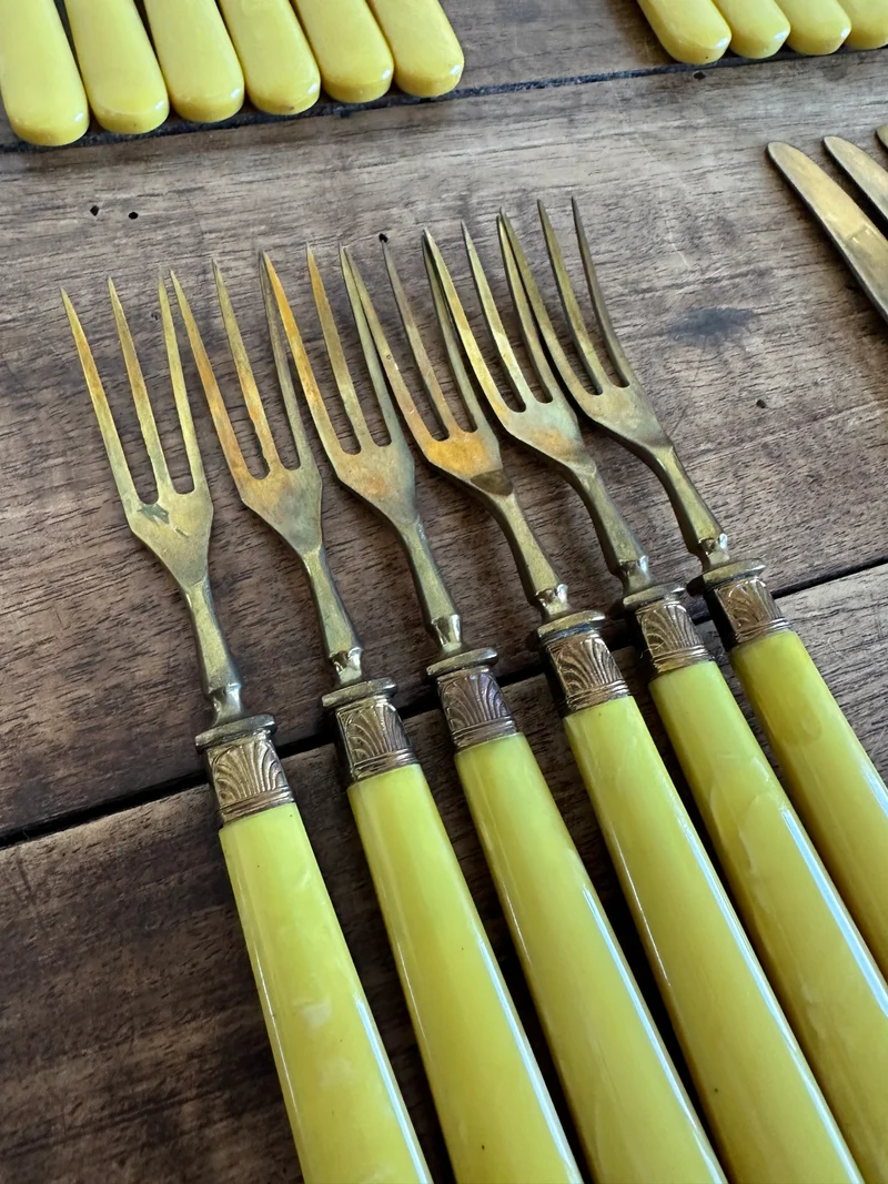 Couverts en vermeil et bakélite années 70