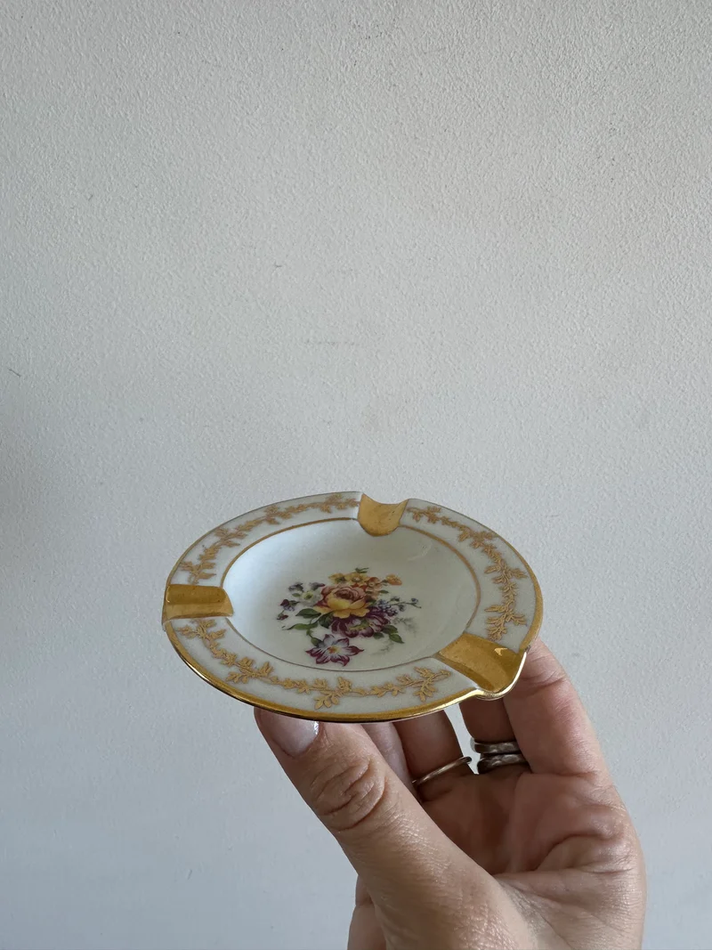 Cendrier en porcelaine de Limoges bords dorés