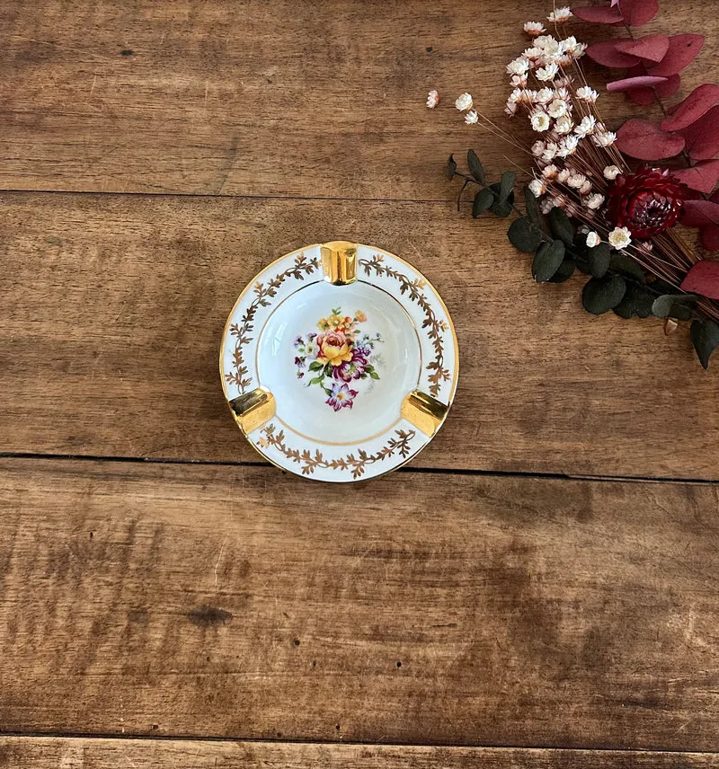 Cendrier en porcelaine de Limoges bords dorés