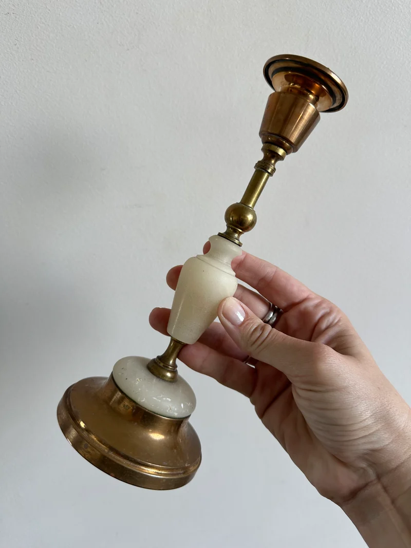 Bougeoirs en albâtre et cuivre 19ème