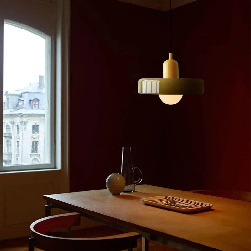 Suspension Transparente en Verre Coloré – Point Focal pour Salle à Manger